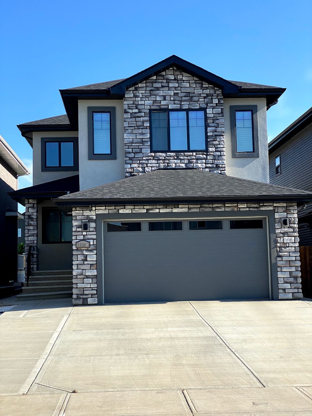 Going Up Doors LTD Sylvan Lake | 82 Lakeway Blvd, Sylvan Lake, AB T4S 2P5, Canada | Phone: (780) 708-4845