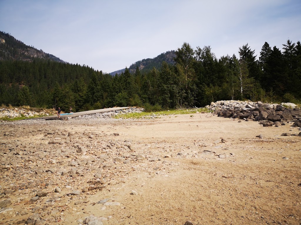 The Waterfront at Arrow Lakes | 5570 Broadwater Rd #305, Castlegar, BC V1N 0A1, Canada | Phone: (250) 365-0306