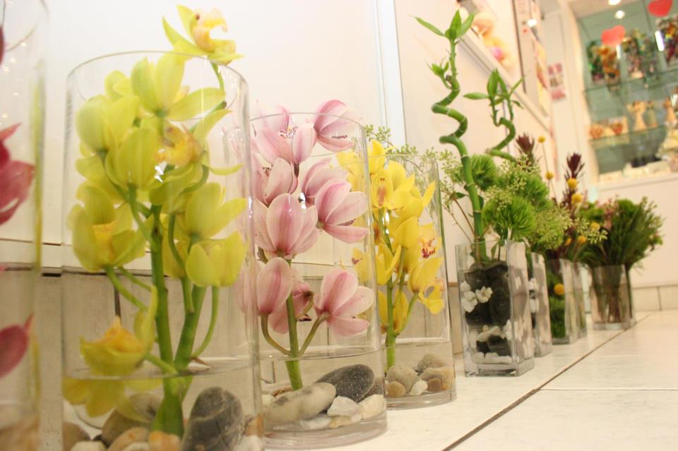 A Touch Of Petals | 2000 Airport Rd NE, Calgary, AB T2E 6W5, Canada | Phone: (403) 777-1888