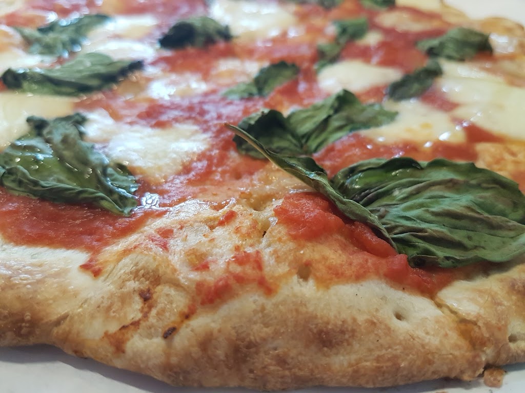 Vero Pizzeria | 152 Hector Gate, Dartmouth, NS B3B 0E6, Canada