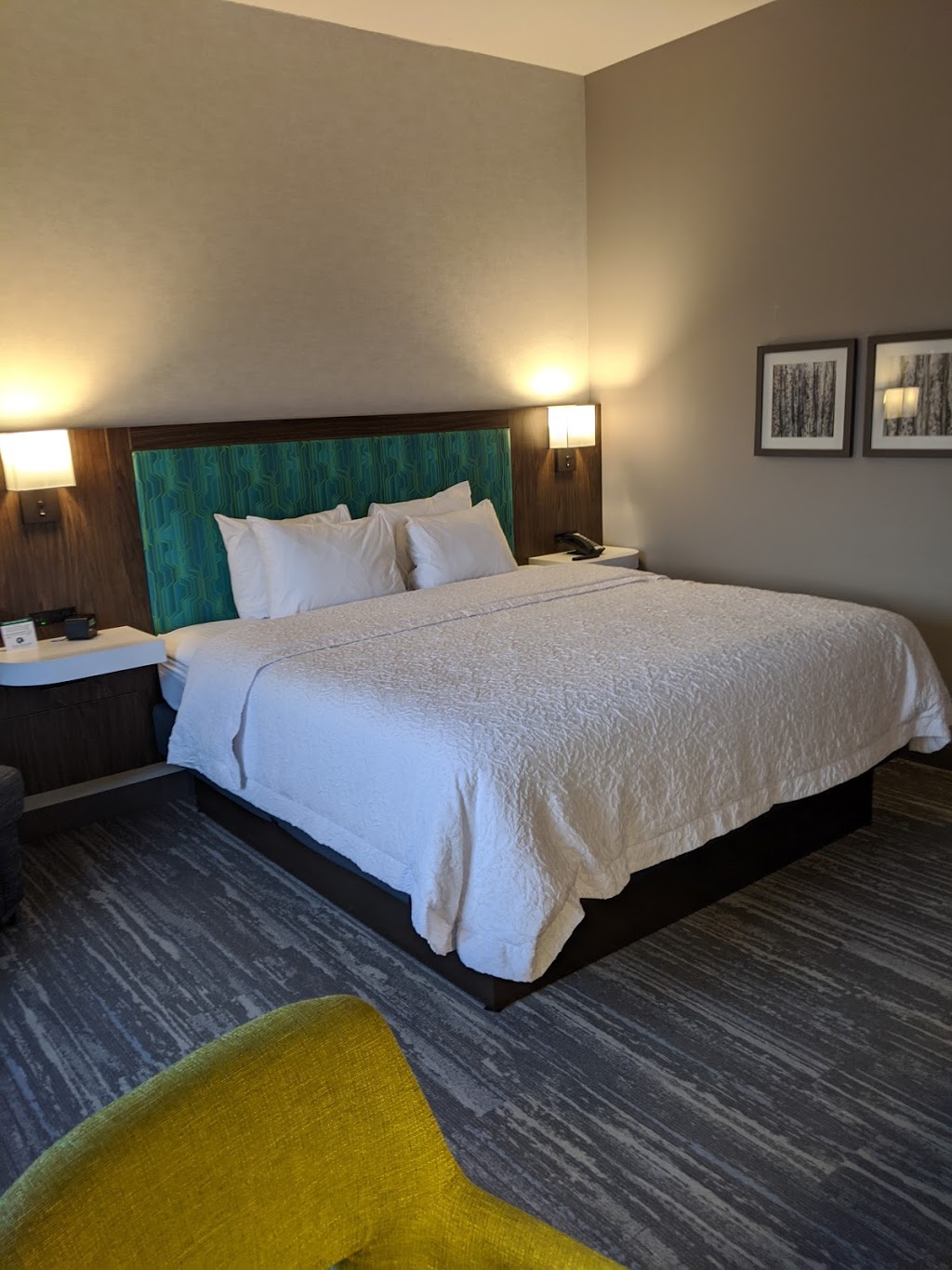 Hampton Inn Peterborough | 1400 Crawford Dr, Peterborough, ON K9J 6X6, Canada | Phone: (705) 270-6280