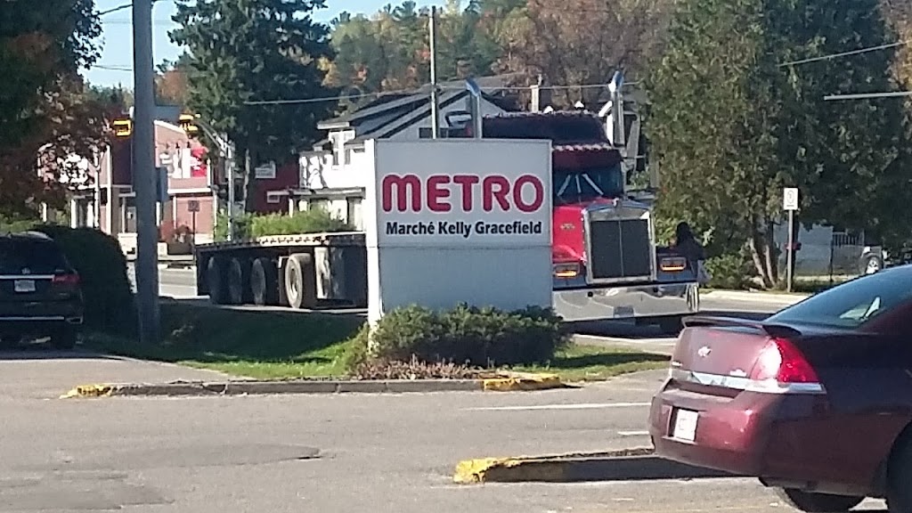 Metro Gracefield | 27 Rue Principale, Gracefield, QC J0X 1W0, Canada | Phone: (819) 463-3490