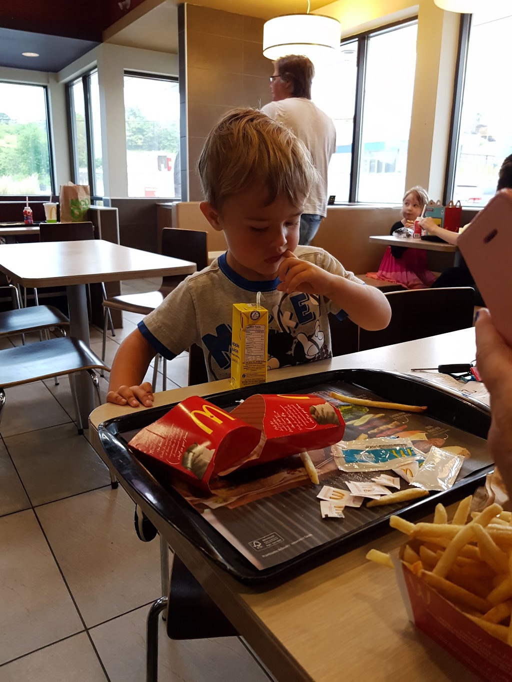 McDonalds | 320 Memorial Ave, Orillia, ON L3V 5X6, Canada | Phone: (705) 325-9851