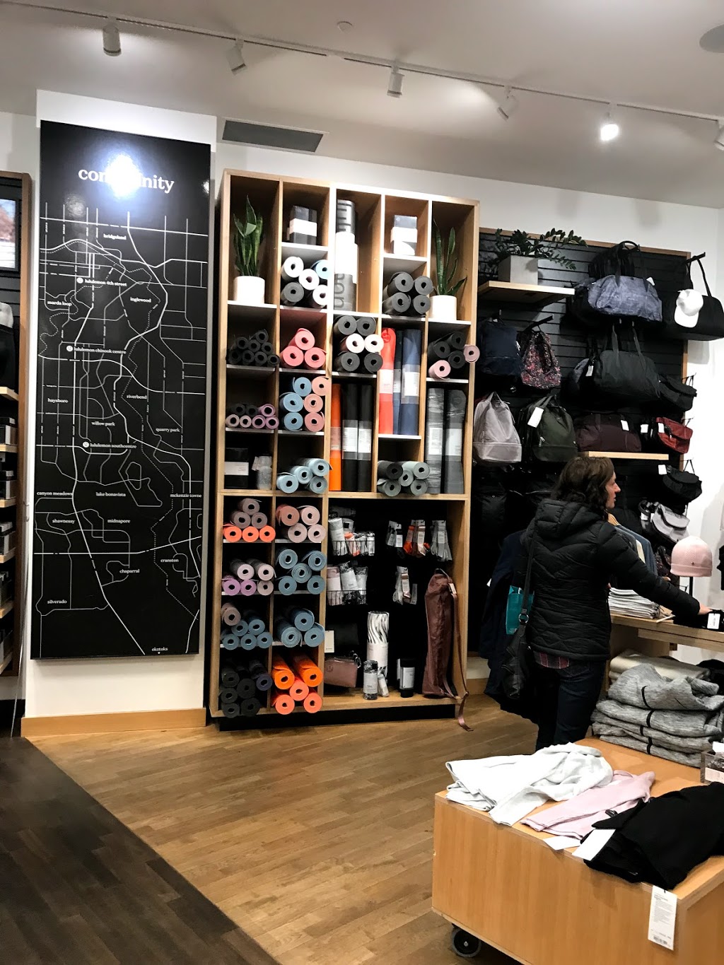 lululemon | 100 Anderson Rd SE, Calgary, AB T2J 3V1, Canada | Phone: (403) 313-4434
