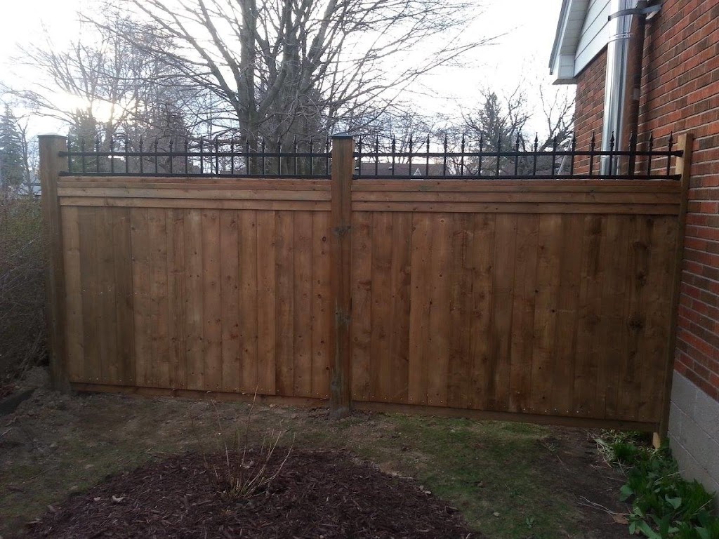 Flawless Fence & Deck | 751 Grosvenor St, Woodstock, ON N4S 5G5, Canada | Phone: (519) 537-2954