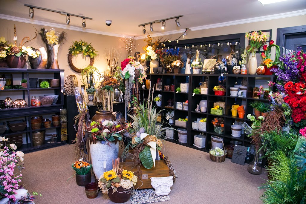 Berns Flowers & Gifts | 122 Victoria St W, Alliston, ON L9R 1L7, Canada | Phone: (705) 435-5519