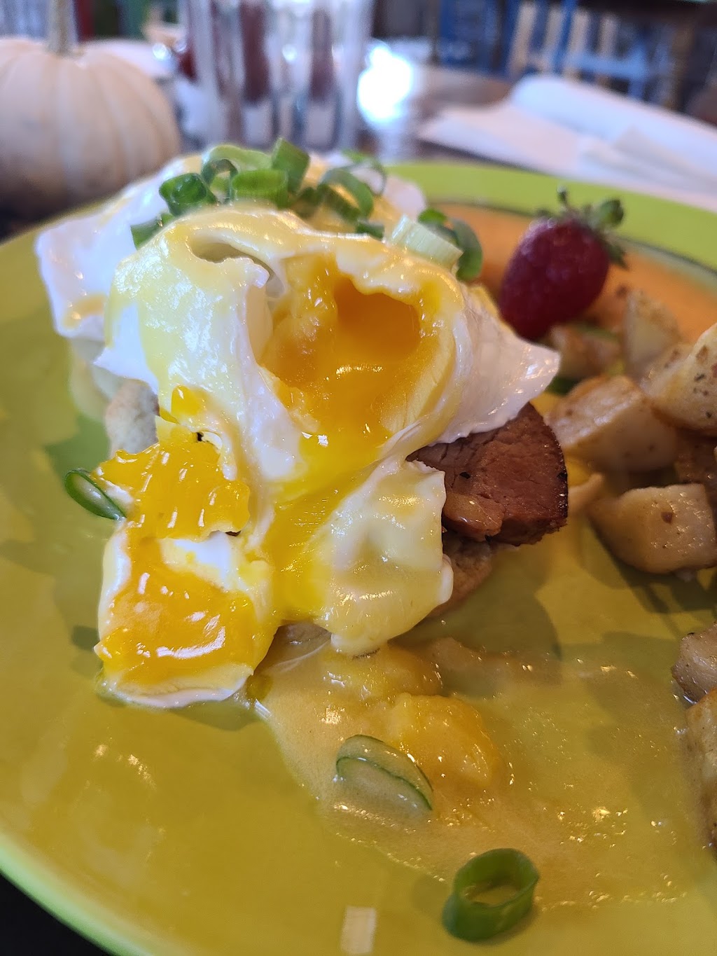 The little red rooster café | 2927 Fredericton Rd, Salisbury, NB E4J 2E6, Canada | Phone: (506) 372-5640