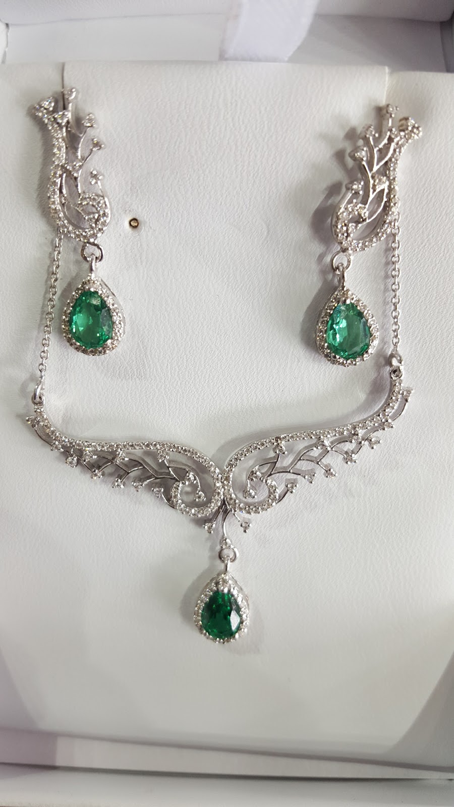 Oro Nineteen Jewellery | 10456 Yonge St, Richmond Hill, ON L4C 3C4, Canada | Phone: (905) 237-8980