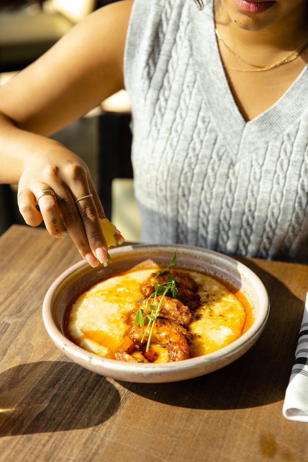 Selia Bar | 7222 Edgemont Blvd NW, Calgary, AB T3A 2X7, Canada | Phone: (587) 391-9806