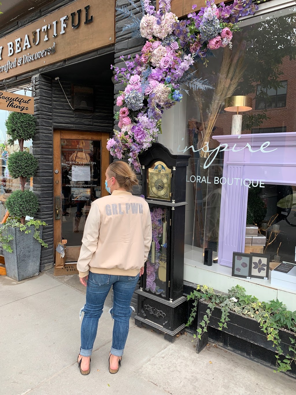 Simply Beautiful | 2739 Dundas St W, Toronto, ON M6P 1Y1, Canada | Phone: (647) 525-9283