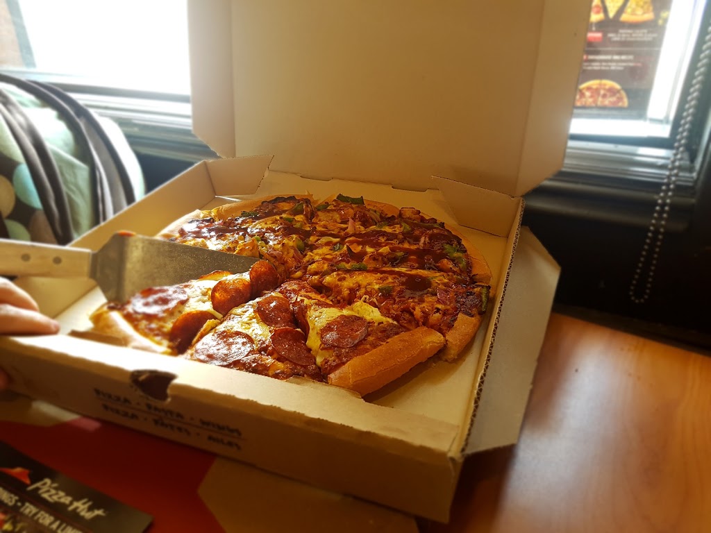 Pizza Hut | 882 Dundas St, Woodstock, ON N4S 1G7, Canada | Phone: (519) 539-8157