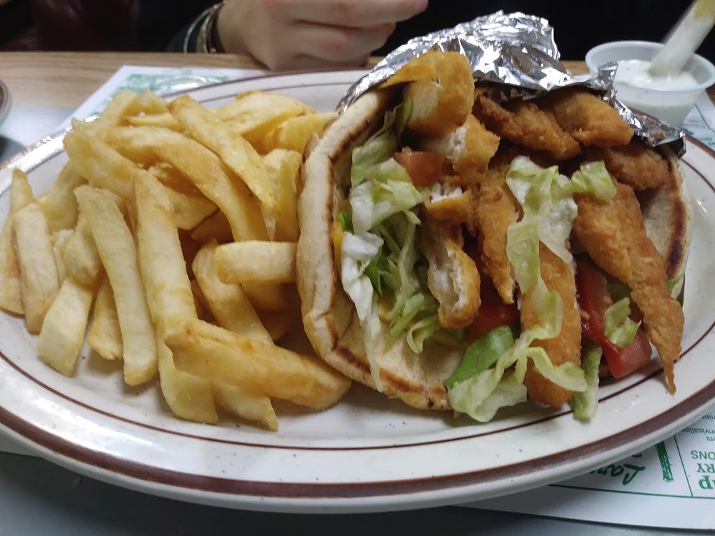 Lake Breeze Restaurant | 35450 Jefferson Ave, Harrison Charter Township, MI 48045, USA | Phone: (586) 791-1780
