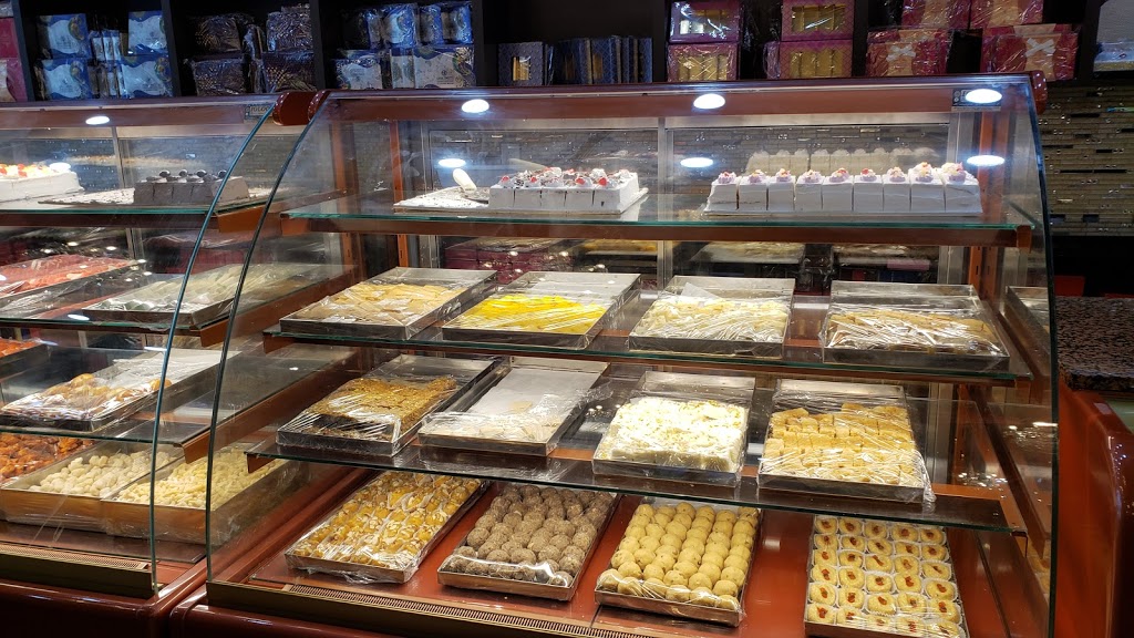 Johal Sweets & Restaurant | 10 Squire Ellis Dr, Brampton, ON L6P 0A2, Canada | Phone: (905) 913-9021