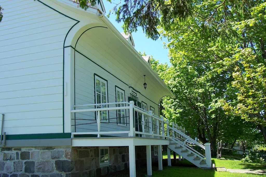 Les Amis de lArt | 168 Rue Notre Dame E, Trois-Pistoles, QC G0L 4K0, Canada | Phone: (418) 851-1656