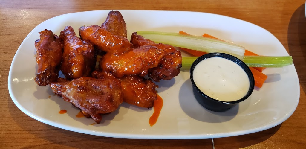 Boston Pizza | 805 Boyd St Unit P100, New Westminster, BC V3M 5X2, Canada | Phone: (604) 759-3133