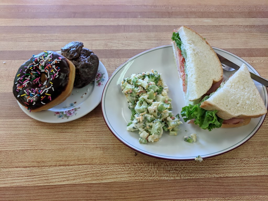 Elmira Donuts & Deli | 22 Church St W, Elmira, ON N3B 1M3, Canada | Phone: (519) 669-5353