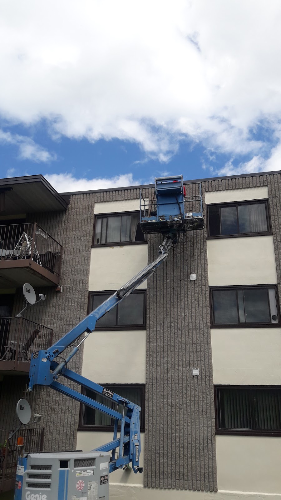 Above Painting | 395 Fraser St, Pembroke, ON K8A 1Y5, Canada | Phone: (613) 639-3342