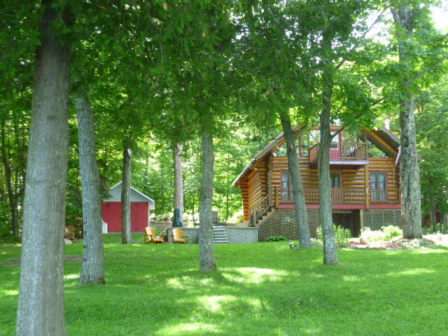 Mon Chalet Au Canada - Location Vacances | 6330, 30e rue, route du Domaine du Lac Lac William, Saint-Ferdinand, QC G0N 1N0, Canada | Phone: (819) 795-4971