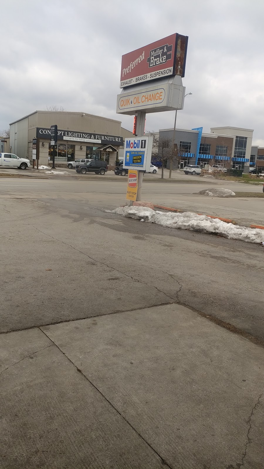 Quik Oil Change | 260 Speers Rd, Oakville, ON L6K 2E9, Canada | Phone: (905) 849-5554