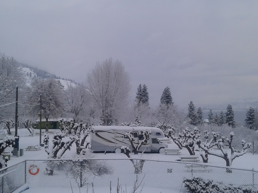 Camp-Along Resort | 100 Ash Ave, Kaleden, BC V0H 1K0, Canada | Phone: (250) 497-5584
