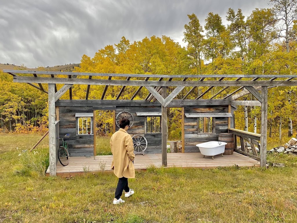 River Retreat Kananaskis | 658 Ave W, Longview, AB T0L 1H0, Canada | Phone: (403) 558-3945