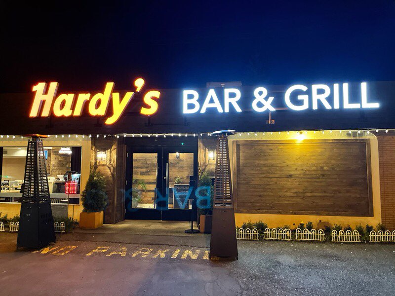 Hardys Bar & Grill | 1951 Sooke Rd, Victoria, BC V9B 1W2, Canada | Phone: (778) 432-4786