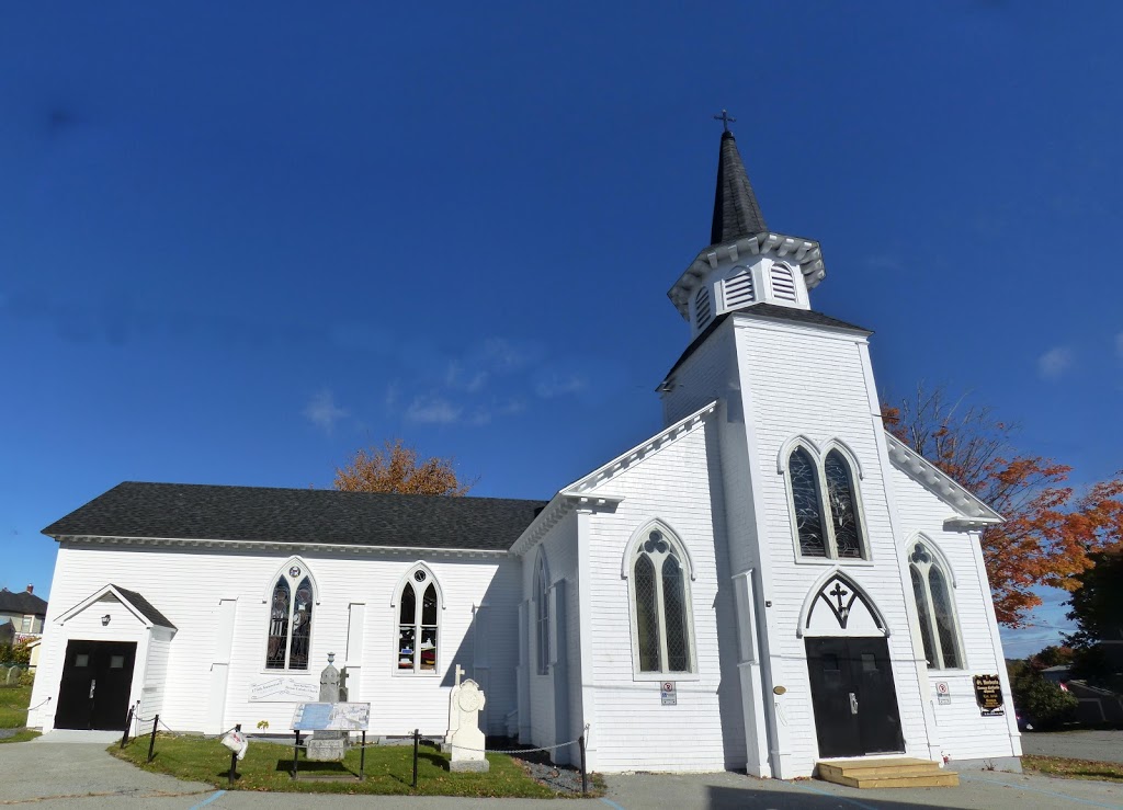 St Norberts Catholic Church | 121 York St, Lunenburg, NS B0J 2C0, Canada | Phone: (902) 634-3061
