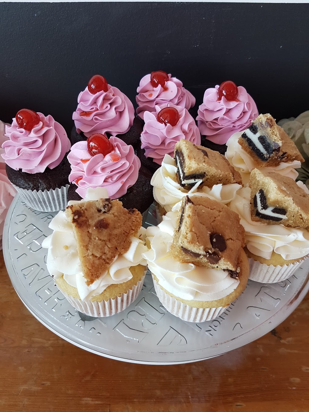 Cakes By Jez | 672 The Queensway S, Keswick, ON L4P 2G7, Canada | Phone: (905) 535-2253