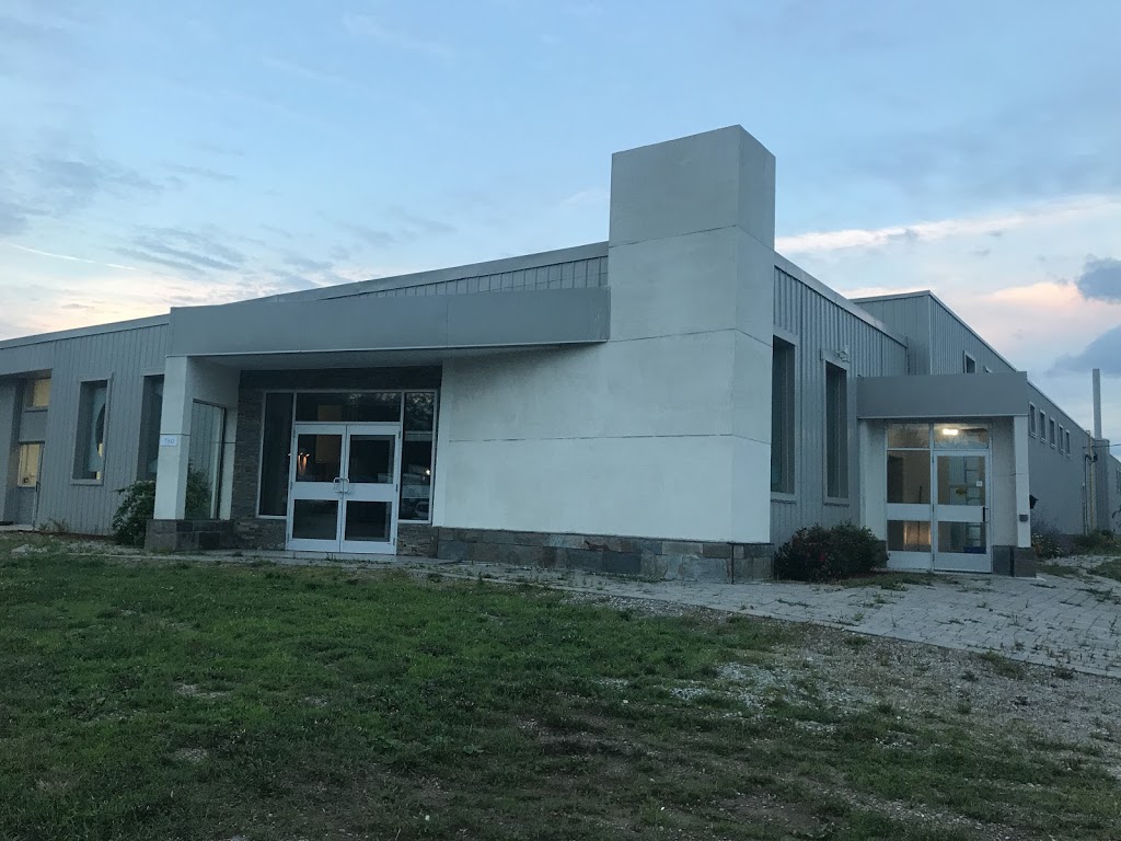Iglesia Pentecostal Nueva Vida | 130 Falcon St, London, ON N5W 4Z1, Canada