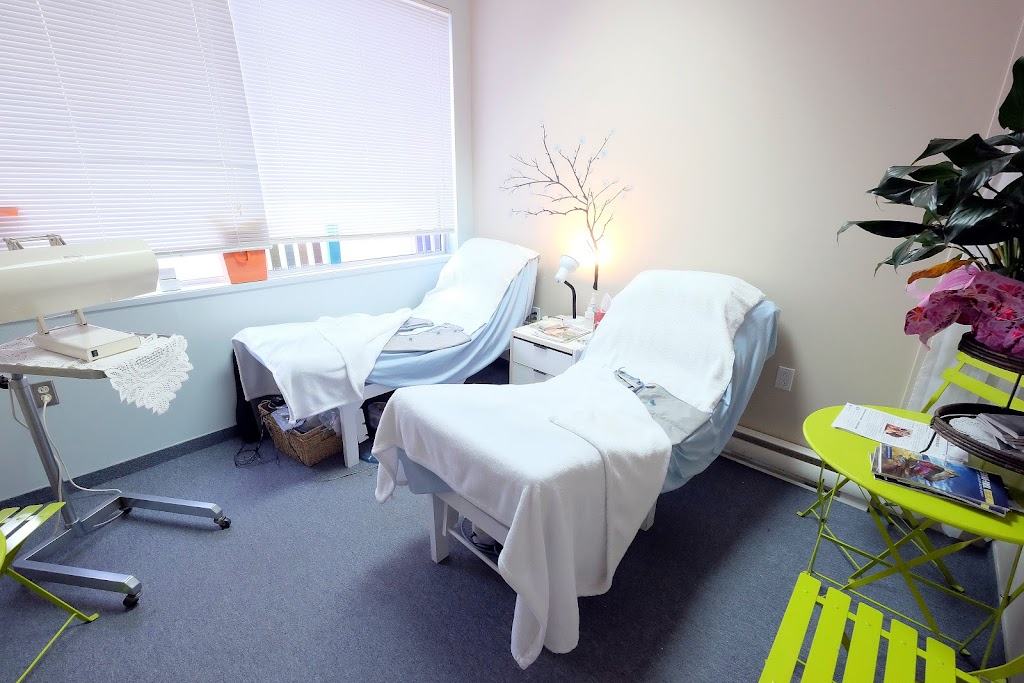 Beauty Francine Thibeault Inc Health Center | 4 Rue du Moulin, Baie-Saint-Paul, QC G3Z 2R8, Canada | Phone: (418) 435-6028