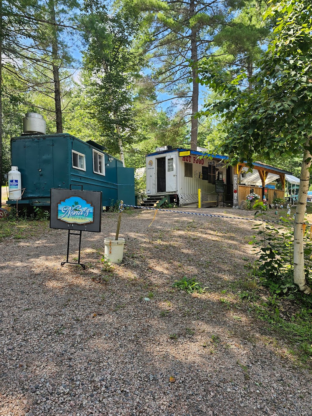 Nona & Pappa Fry Truck | 1565 Round Lake Rd, Killaloe, ON K0J 2A0, Canada | Phone: (613) 639-9369