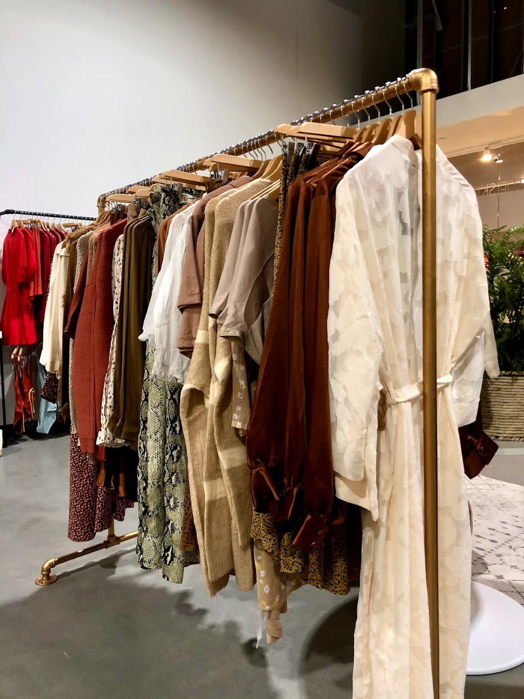The Skinny | 1 Outlet Collection Way Unit #234, Edmonton, AB T9E 1J5, Canada | Phone: (587) 695-0084