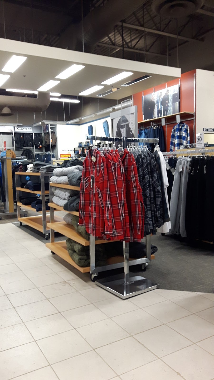 Gateway Mall | 138 Main St, Sussex, NB E4E 3E1, Canada | Phone: (506) 433-5526