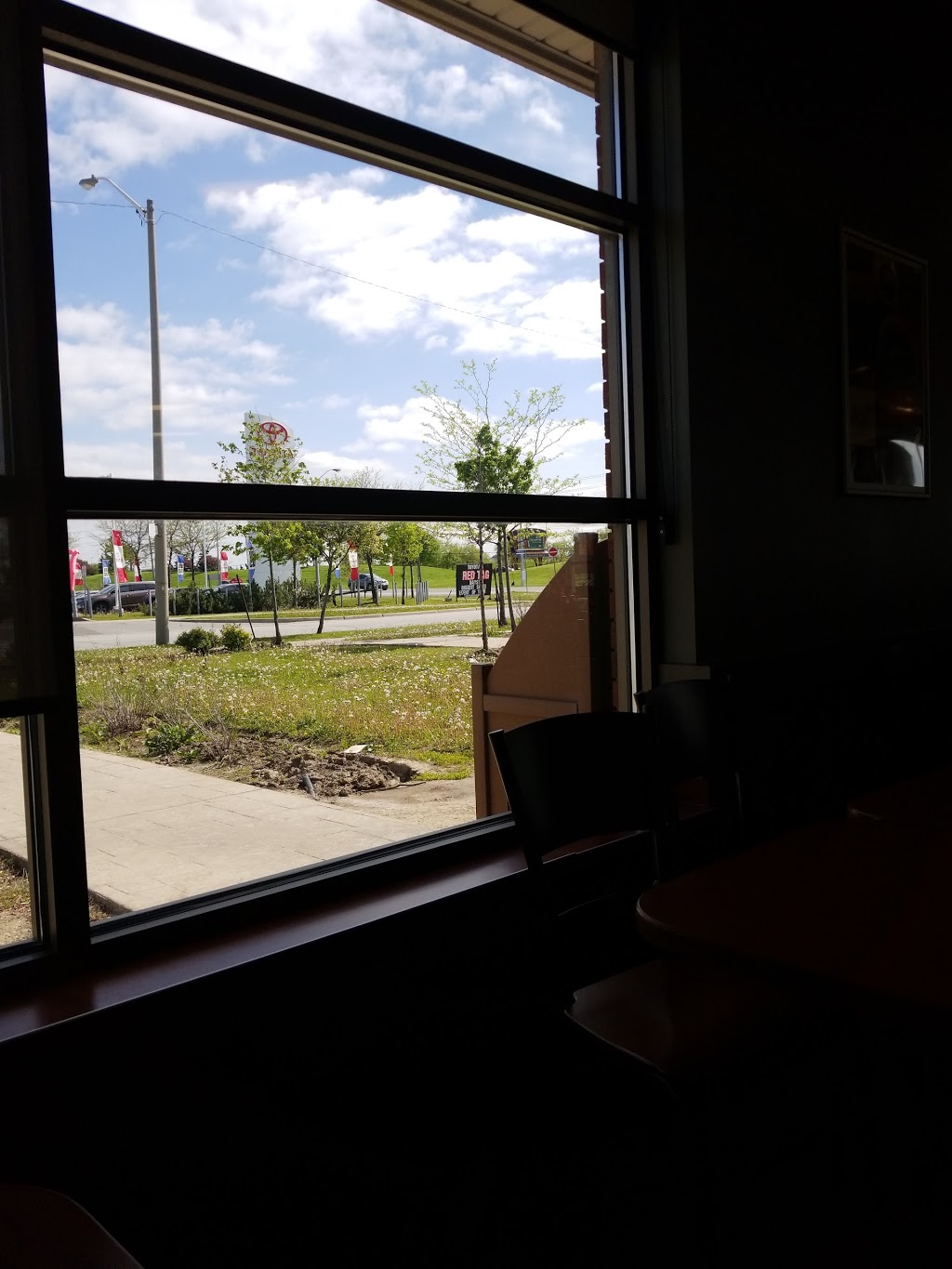 Tim Hortons | 261 Dixon Rd, Etobicoke, ON M9P 2M4, Canada | Phone: (416) 241-3554