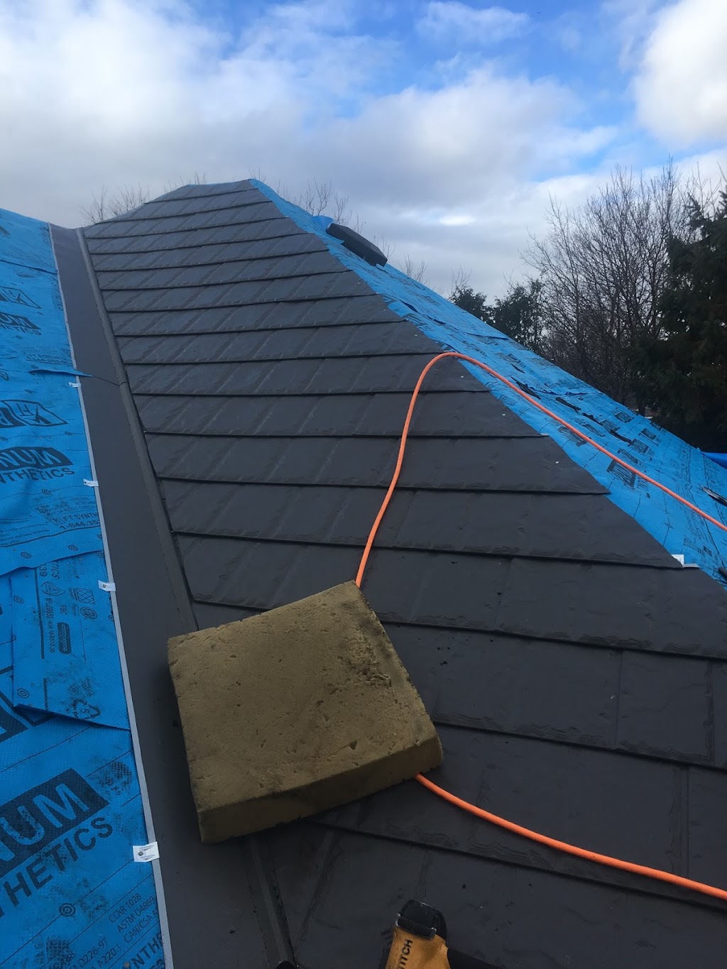 Roofing M.D. | 203 Tate Rd, Trenton, ON K8V 5P4, Canada | Phone: (613) 848-1024