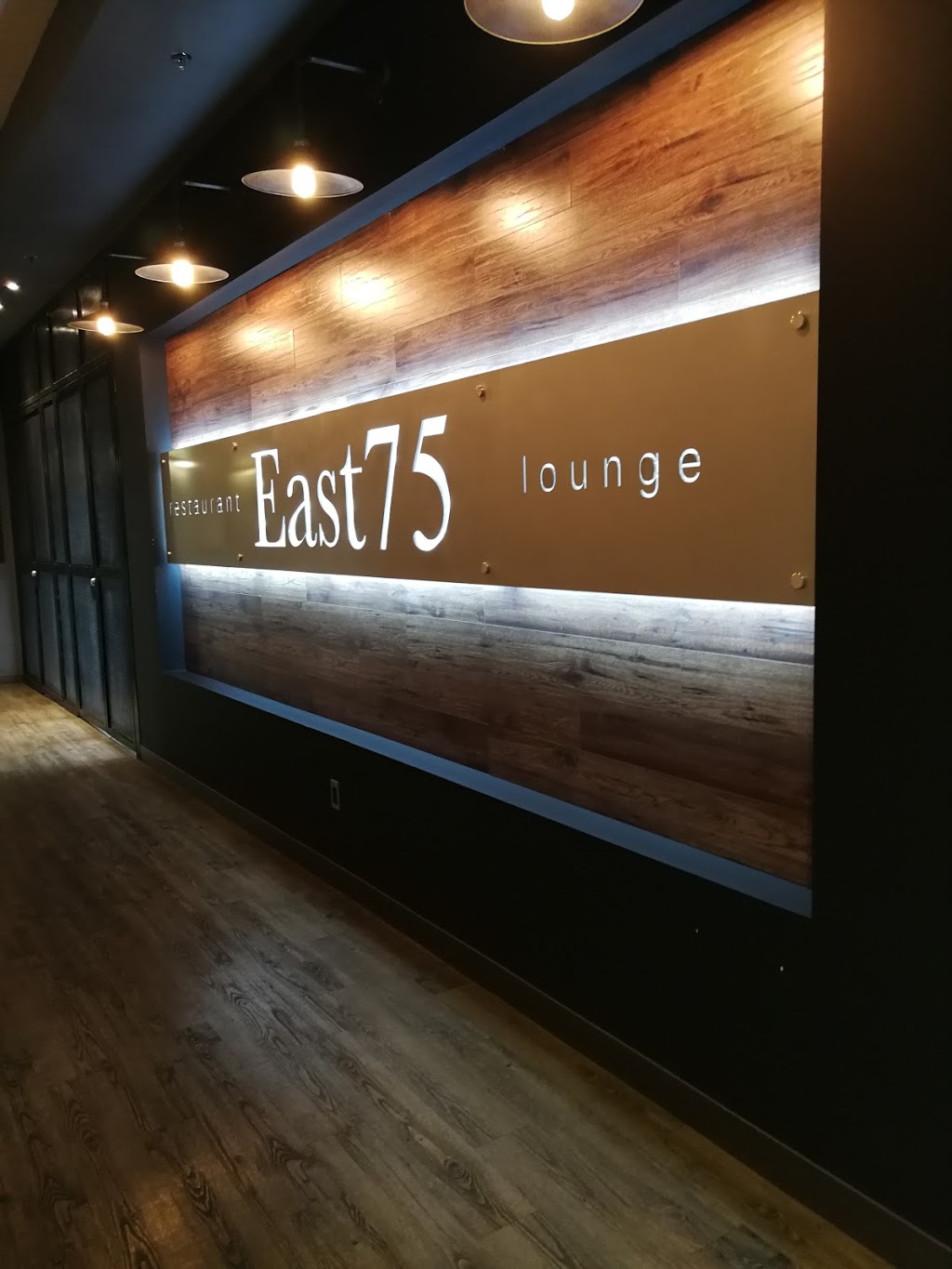 East 75 Restaurant and Lounge | 7230 Argyll Rd NW, Edmonton, AB T6C 4A6, Canada | Phone: (780) 577-5512