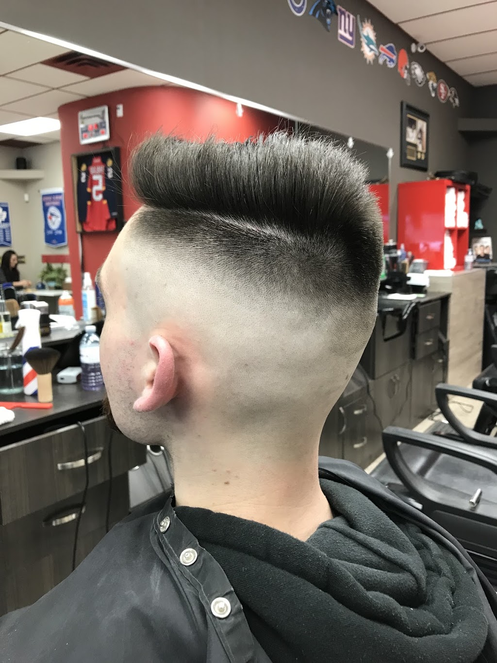 A Mans Zone 2 | 221 Cundles Rd E Unit 10, Barrie, ON L4M 6L5, Canada | Phone: (705) 727-1010