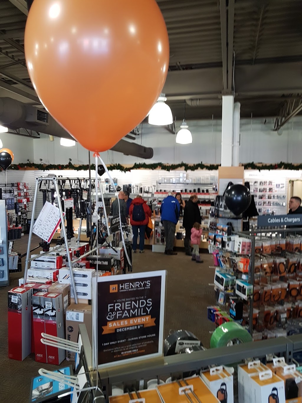 Henrys | 130 Davis Dr, Newmarket, ON L3Y 2N1, Canada | Phone: (905) 898-4655