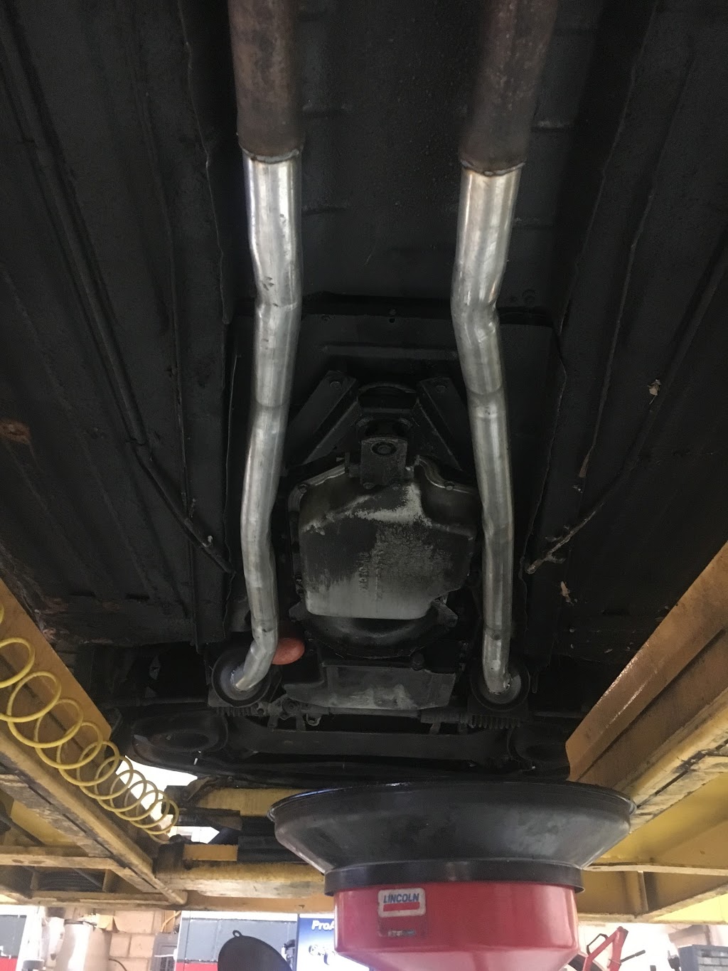 Julians Garage | 1898 Mattawa Ave, Mississauga, ON L4X 1K1, Canada | Phone: (905) 279-5858