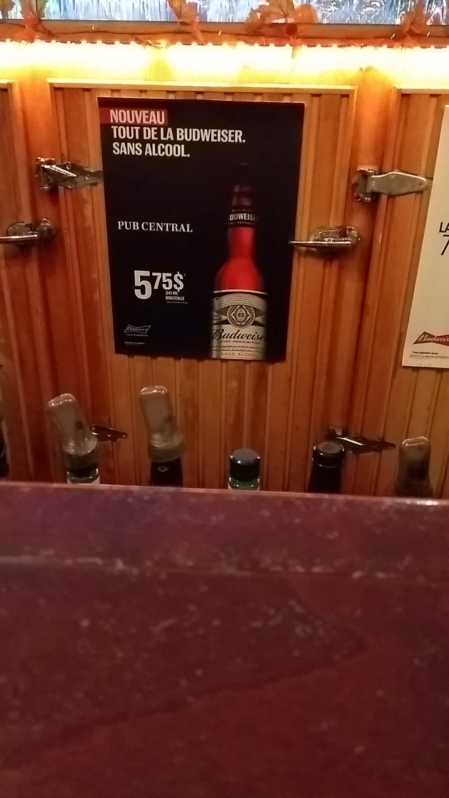 Pub Central | 76 Rue Angus N, East Angus, QC J0B 1R0, Canada | Phone: (819) 832-4829