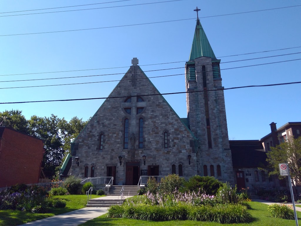 Église Catholique St-Lambert - 41 Avenue Lorne, Saint-Lambert, QC J4P ...