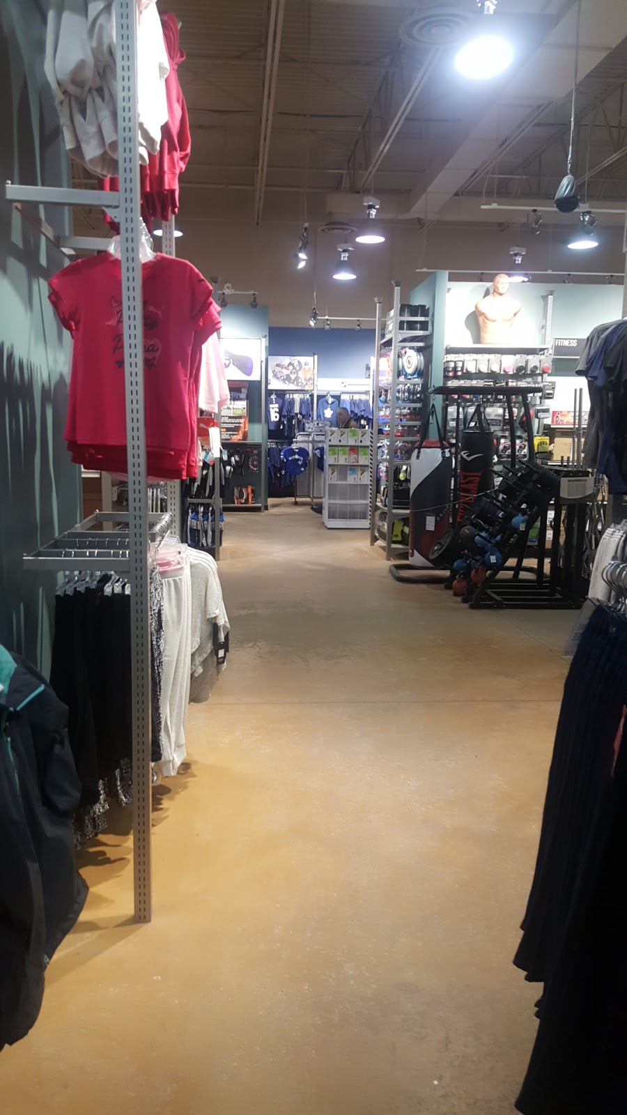Sport Chek Westridge Place | 3275 Monarch Dr Unit # 1, Orillia, ON L3V 7Z4, Canada | Phone: (705) 326-4411
