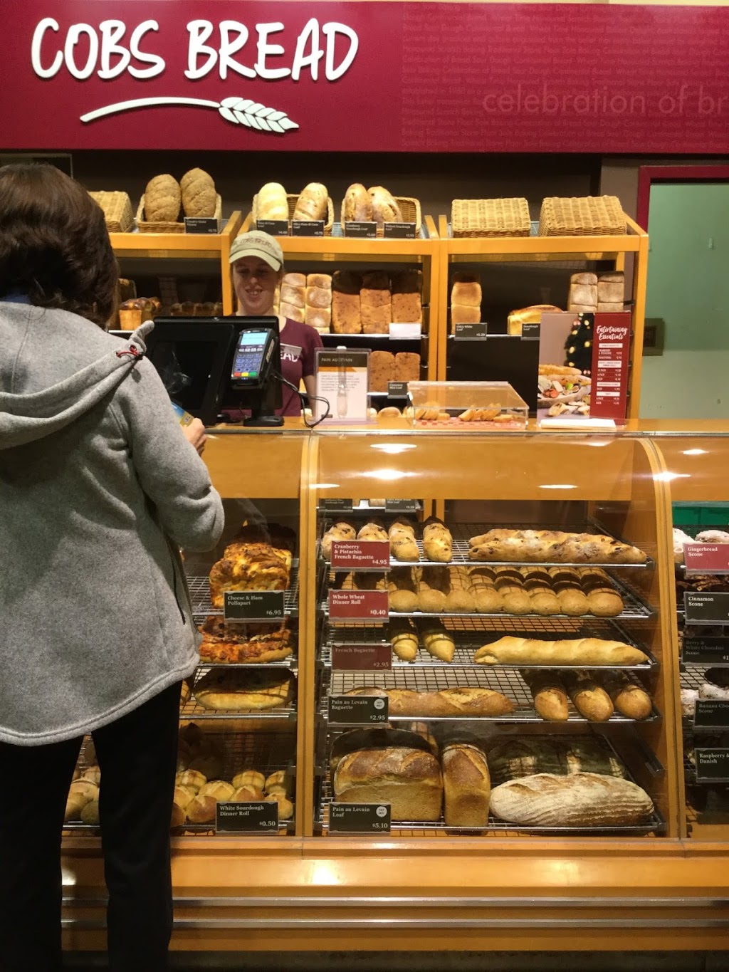 COBS Bread | 1975 Queen St E, Toronto, ON M4L 1J1, Canada | Phone: (647) 352-9300
