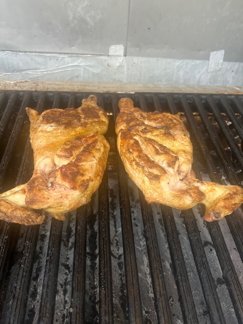 Marias Grill Chicken House | 2828 Kingsway Dr unit 8, Oakville, ON L6J 6X7, Canada | Phone: (905) 829-8395