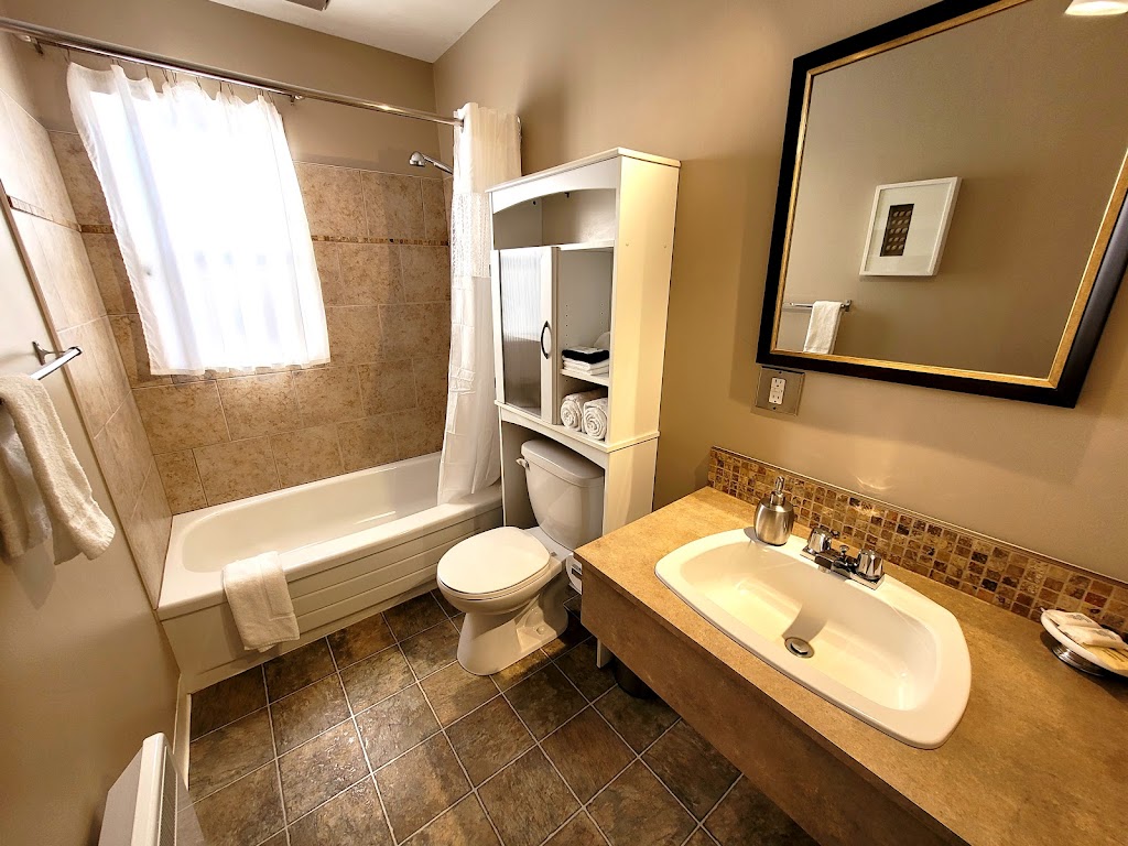 Lido Motel | 4876 McKay St, Radium Hot Springs, BC V0A 1M0, Canada | Phone: (877) 347-9533