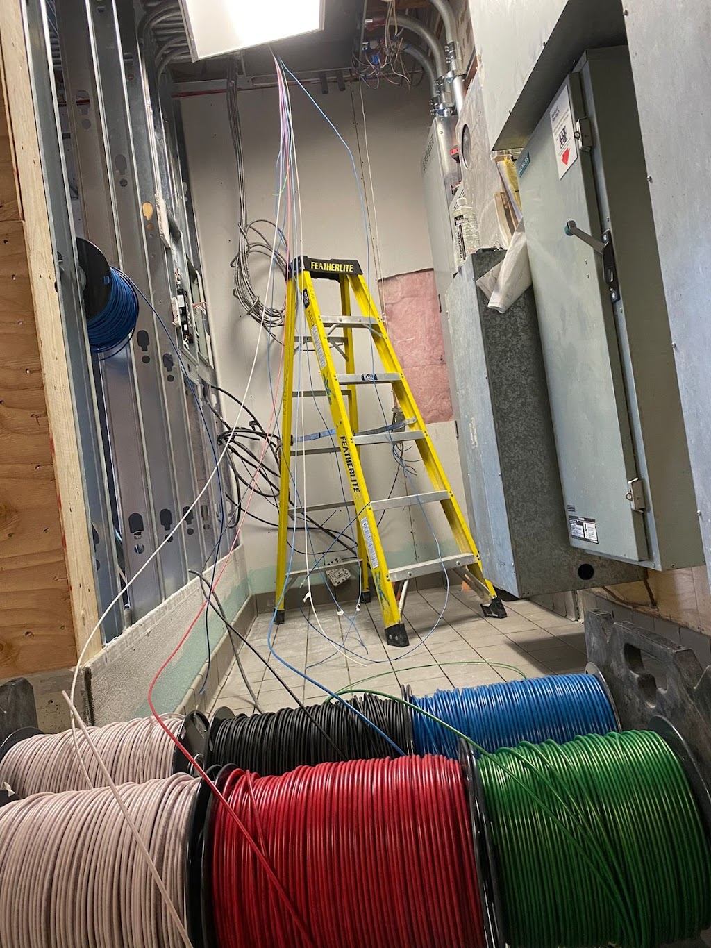 Electrician Burnaby - Kato Electrical Inc. | 9603 Manchester Dr #403, Burnaby, BC V3N 4Y7, Canada | Phone: (604) 417-4785