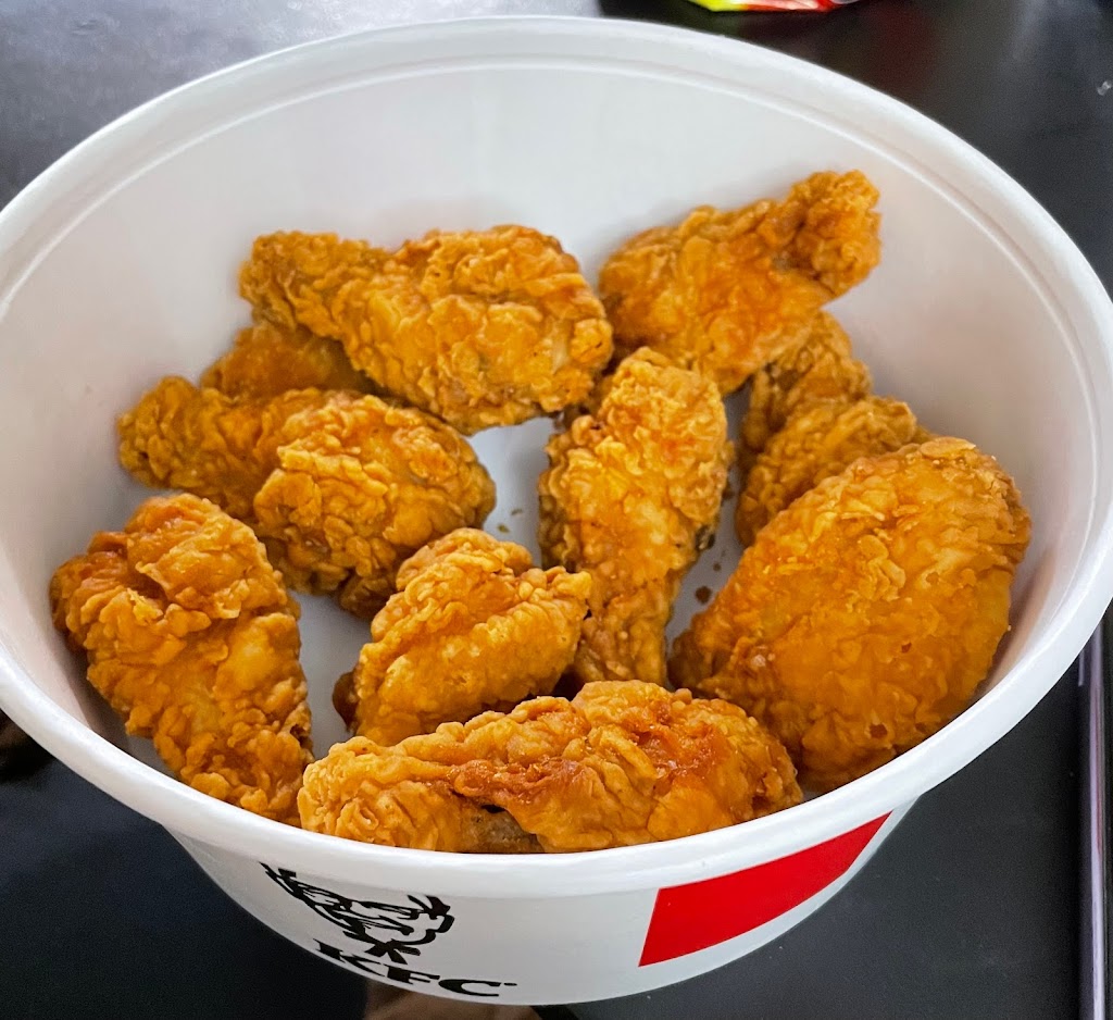 KFC | 6889 50 Ave, Red Deer, AB T4N 4E2, Canada | Phone: (403) 340-2700