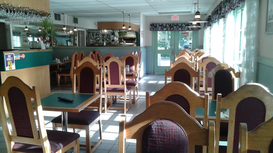 Ronnies Restaurant | 6542 King George Blvd, Surrey, BC V3W 4Z3, Canada | Phone: (604) 591-9848