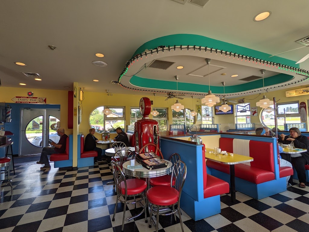Starlite Diner and Dairy Bar | 810 Water St E, Summerside, PE C1N 4J6, Canada | Phone: (902) 436-9075