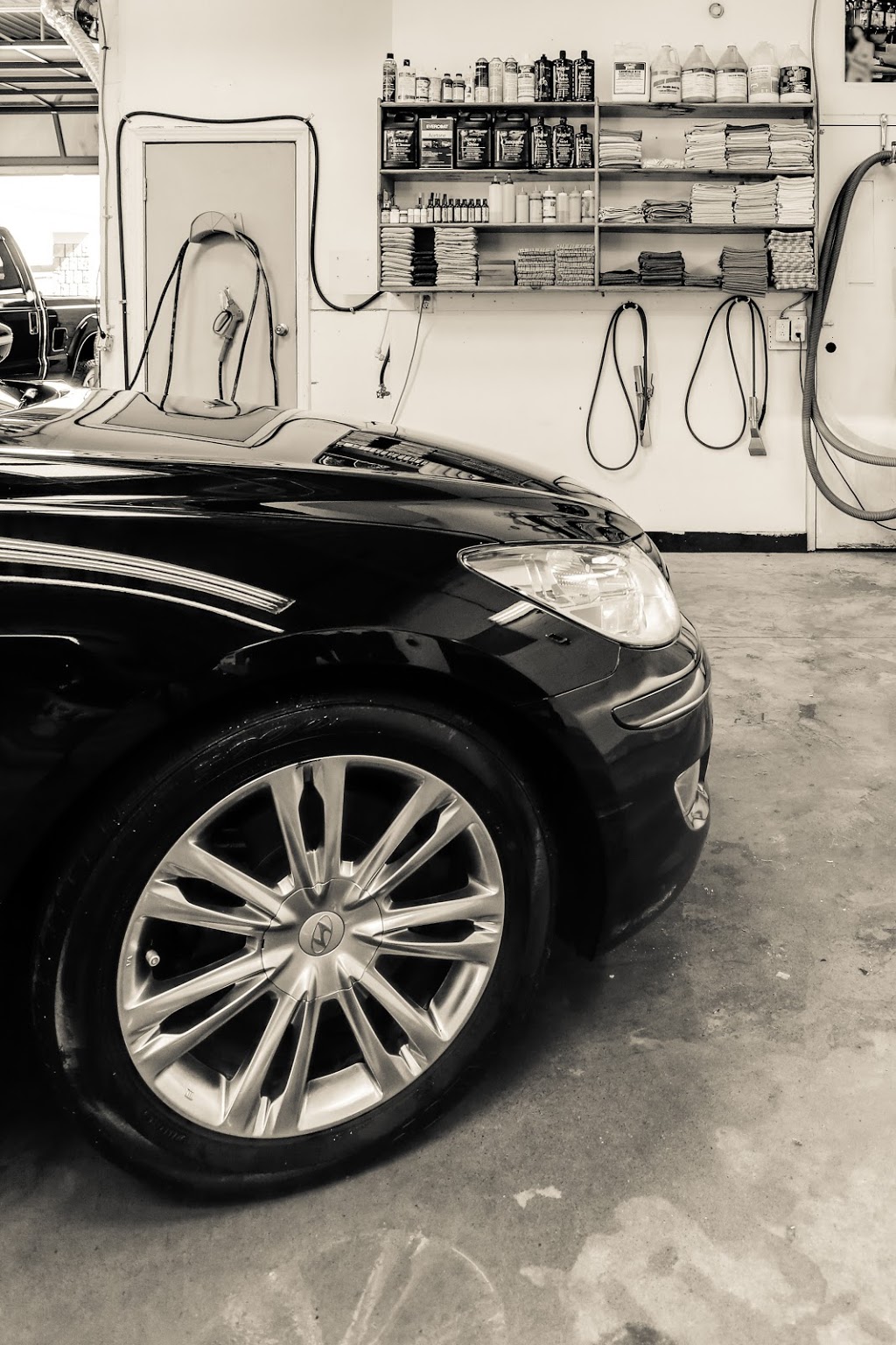 Spotless Auto Detailing Center | 291 Speers Rd, Oakville, ON L6K 2G1, Canada | Phone: (905) 339-0303